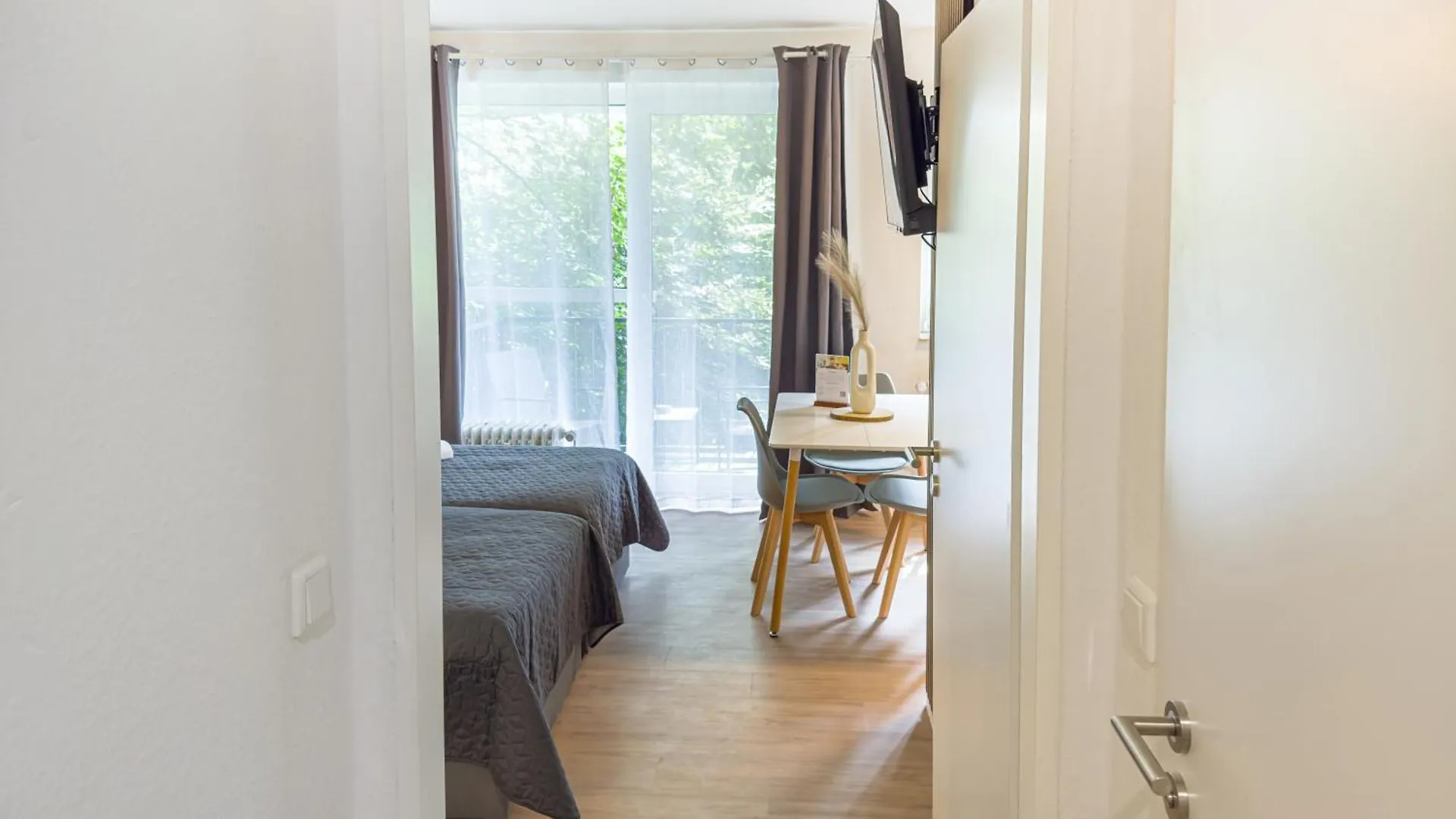 Apartment Immostay S#6 - Ferienwohnung, Wifi & Free Parking Naehe Mercedes Benz Bremen Germany