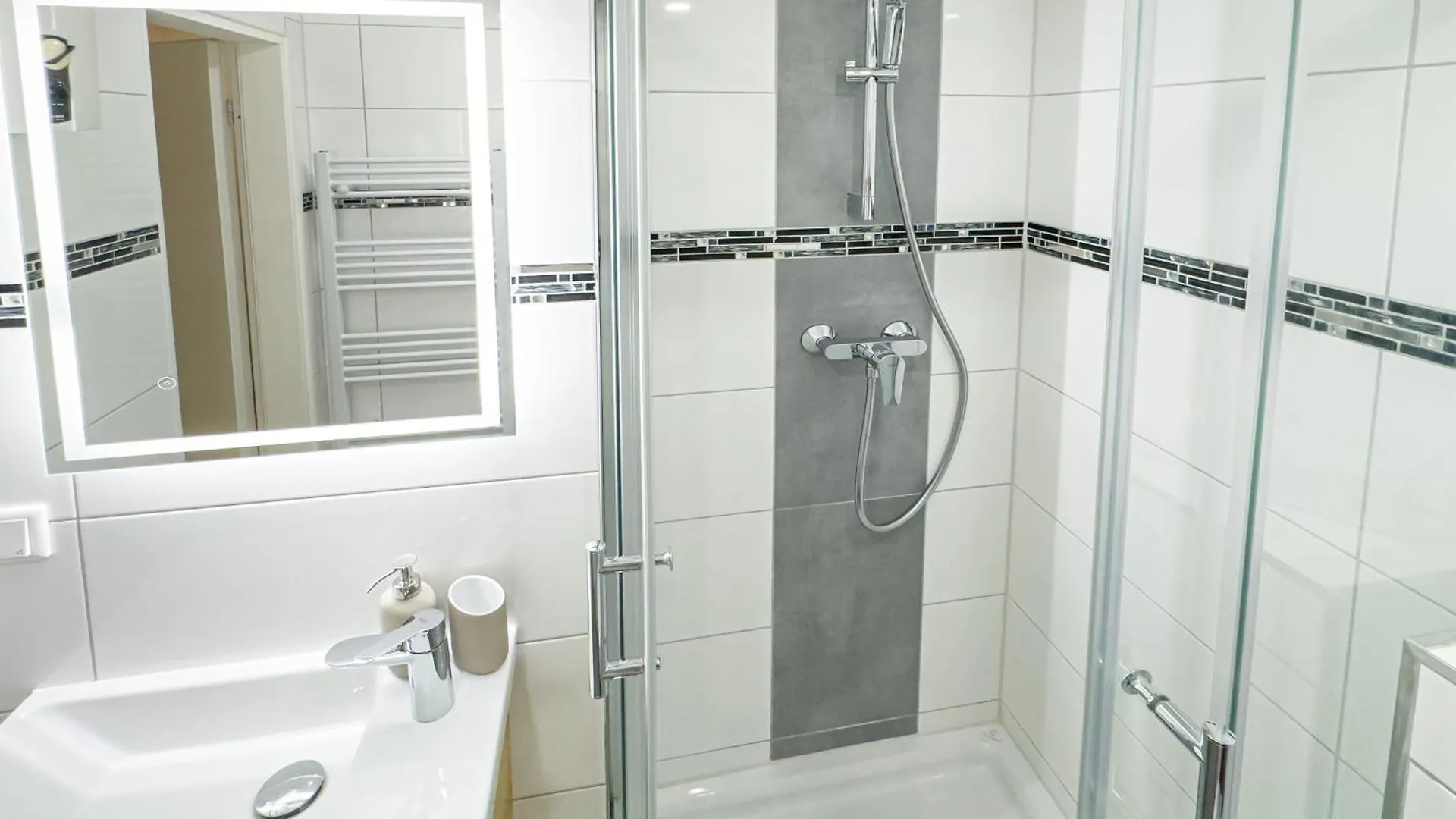 Immostay S#6 - Ferienwohnung, Wifi & Free Parking Naehe Mercedes Benz Bremen 0*,