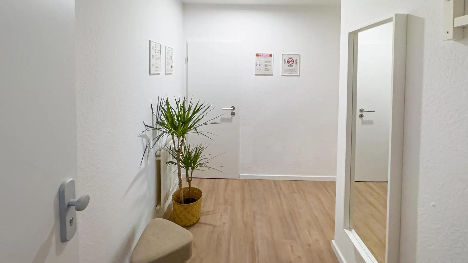 Apartment Immostay S#6 - Ferienwohnung, Wifi & Free Parking Naehe Mercedes Benz Bremen Germany