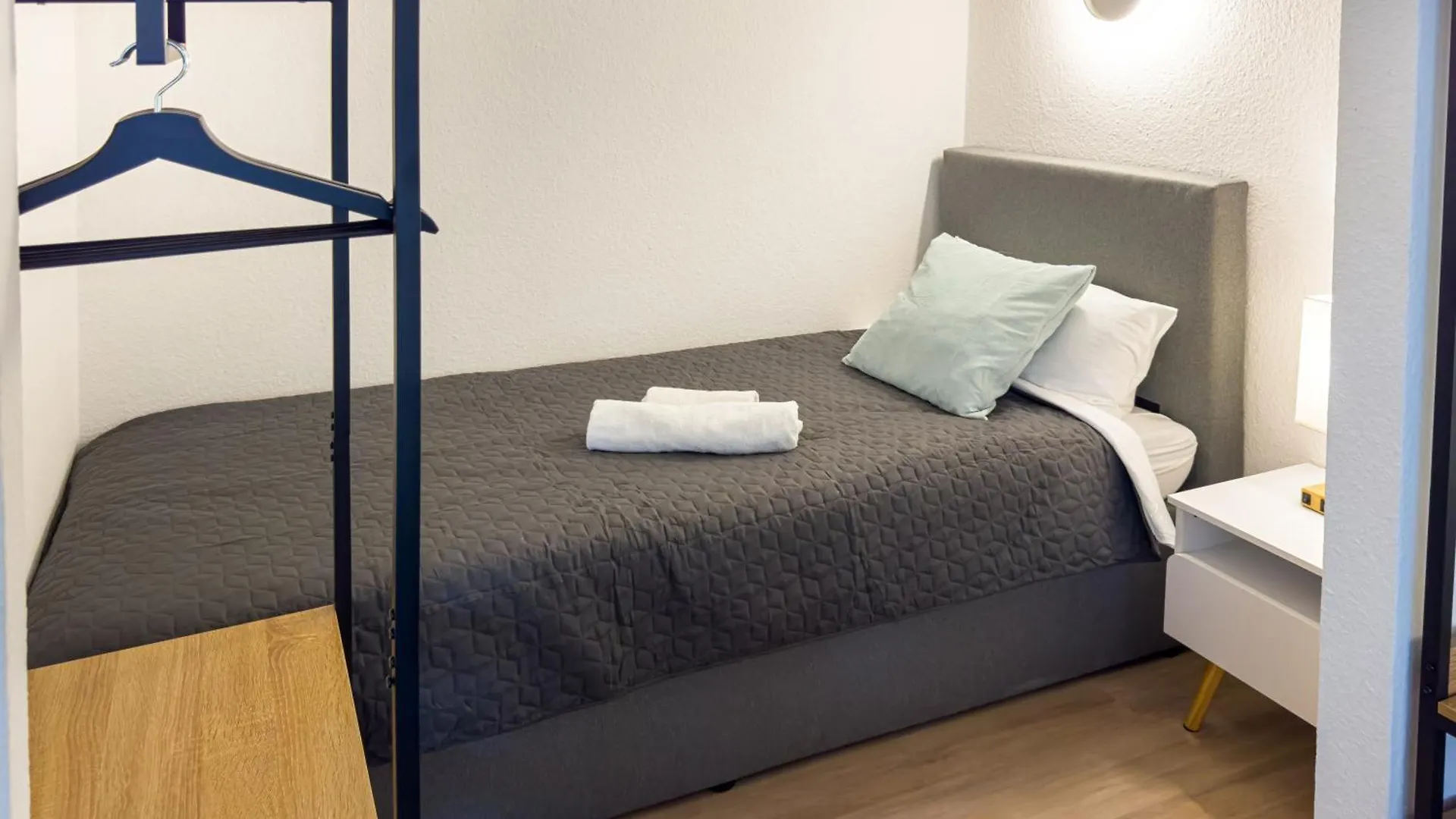 Immostay S#6 - Ferienwohnung, Wifi & Free Parking Naehe Mercedes Benz Bremen 0*,